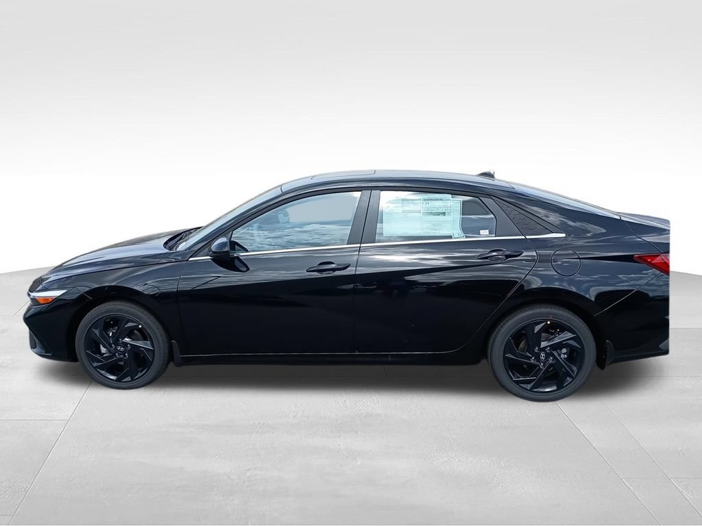 New 2026 Hyundai Elantra SEL Sport Premium FWD image 5
