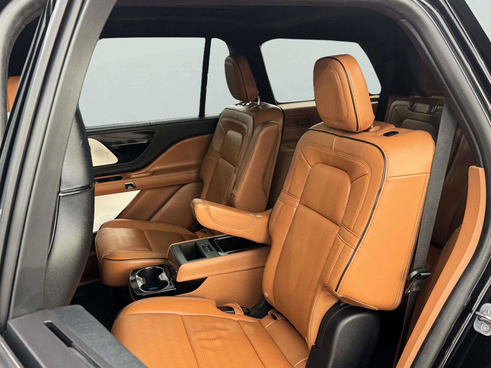 Used 2025 Lincoln Aviator Black Label AWD/4WD image 40
