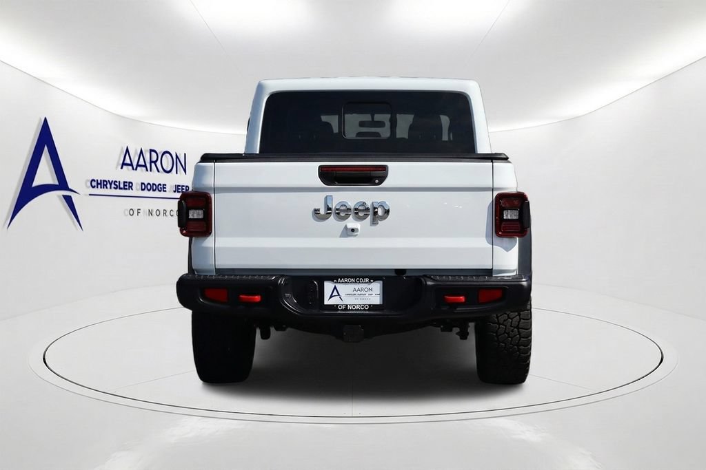 Used 2025 Jeep Gladiator Rubicon w/ Convenience Group AWD/4WD image 5