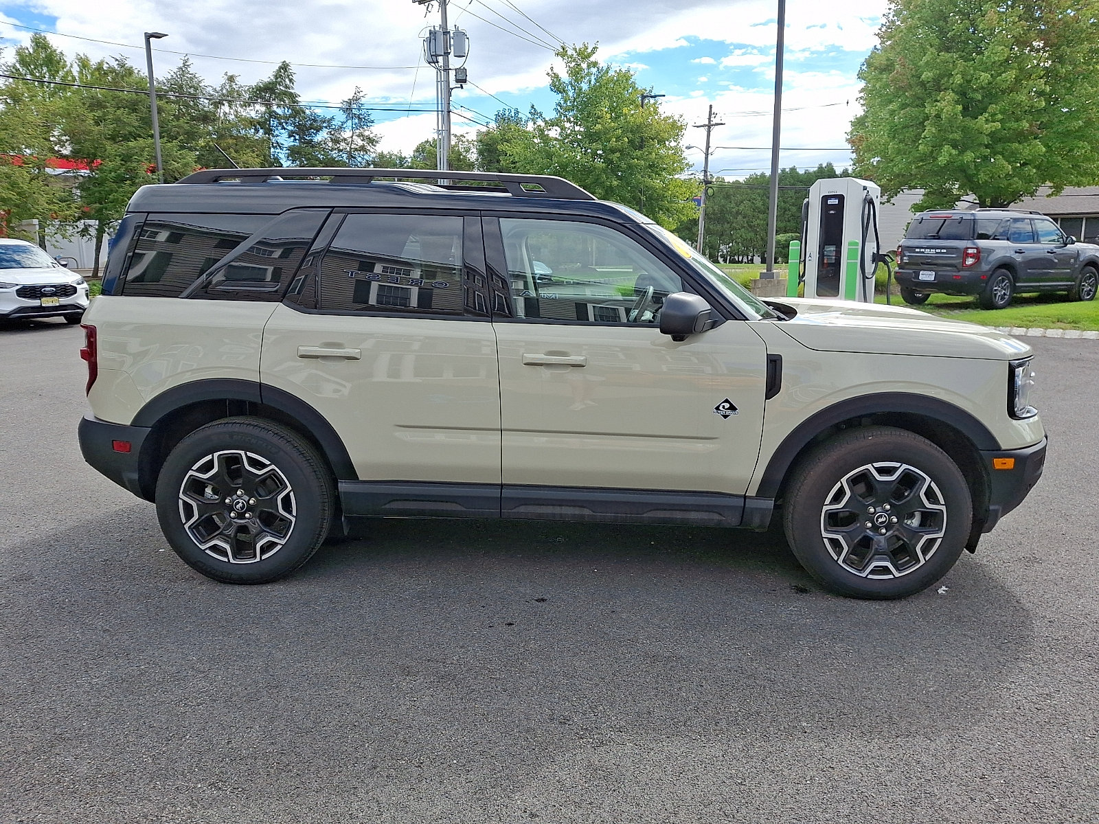 Used 2025 Ford Bronco Sport Outer Banks w/ Outer Banks Tech Package+ AWD/4WD image 4