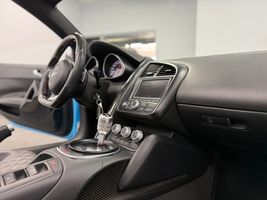 Used 2011 Audi R8 V10 image 64