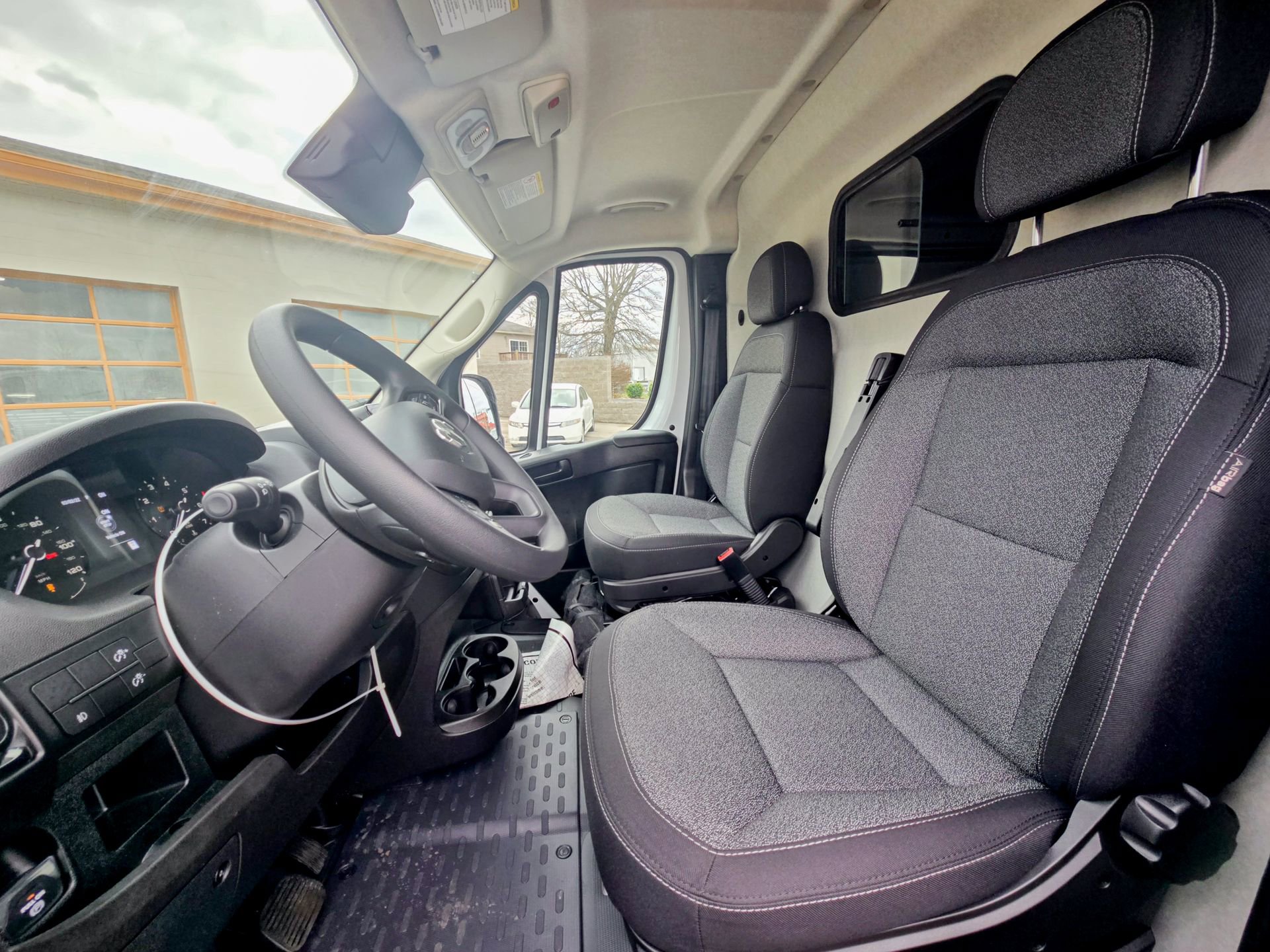 Used 2024 RAM ProMaster 3500 w/ Convenience Group image 11