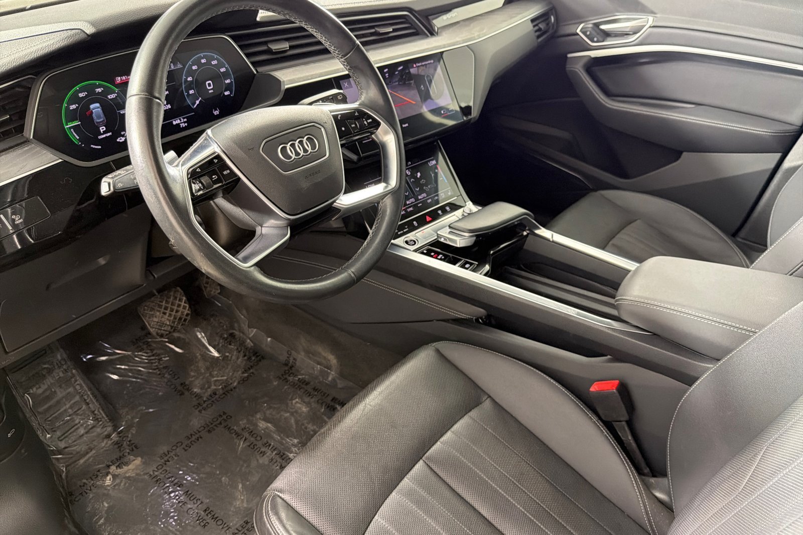 Used 2023 Audi e-tron Premium Plus w/ Premium Plus Package AWD/4WD image 9