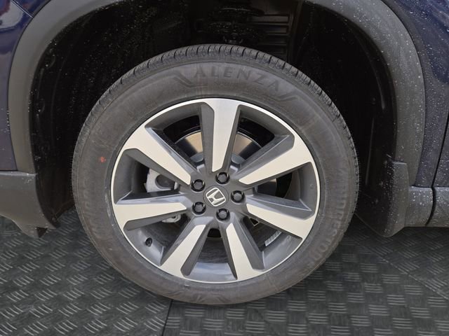 New 2025 Honda Pilot Touring image 9