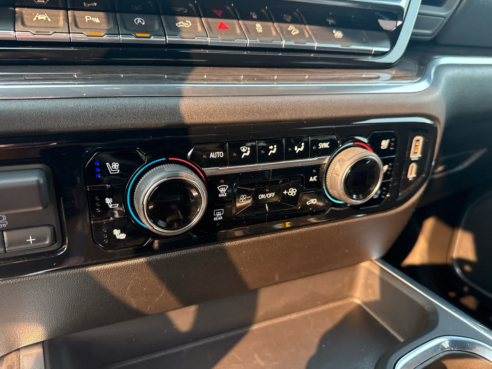 Certified 2025 Chevrolet Silverado 1500 LTZ AWD/4WD image 20