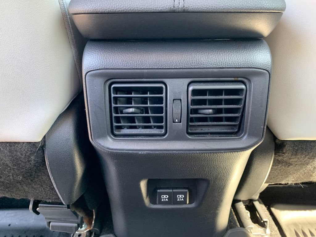 Used 2021 Toyota RAV4 XLE Premium AWD/4WD image 15