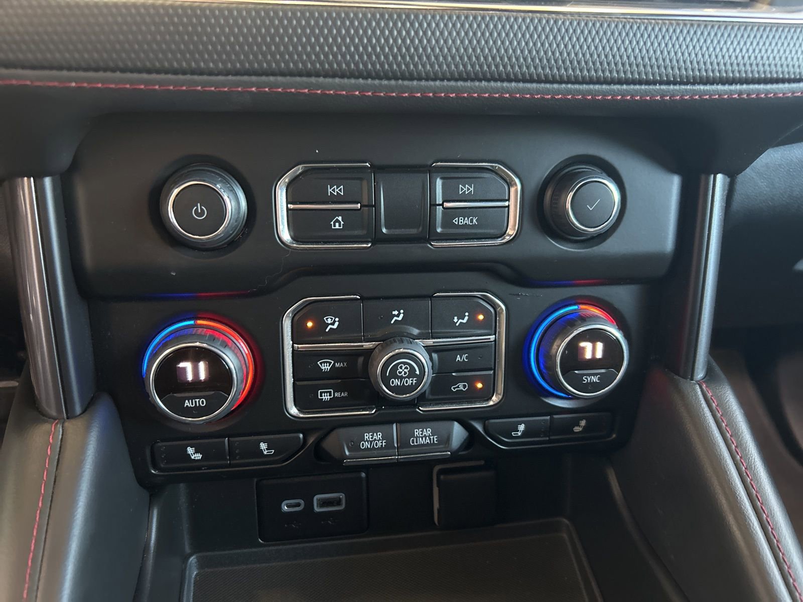 Used 2023 Chevrolet Suburban RST image 26