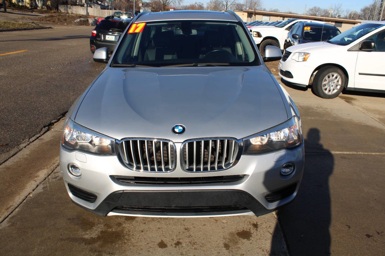 Used 2017 BMW X3 sDrive28i image 3