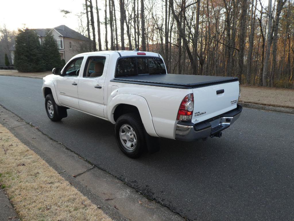Used 2015 Toyota Tacoma PreRunner w/ SR5 Package image 26
