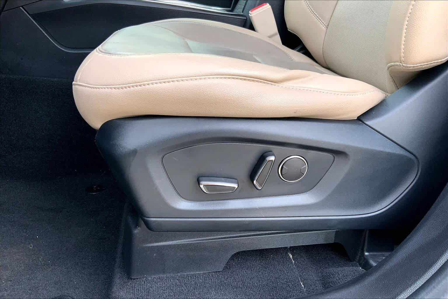 Used 2020 Ford Explorer Limited RWD image 32