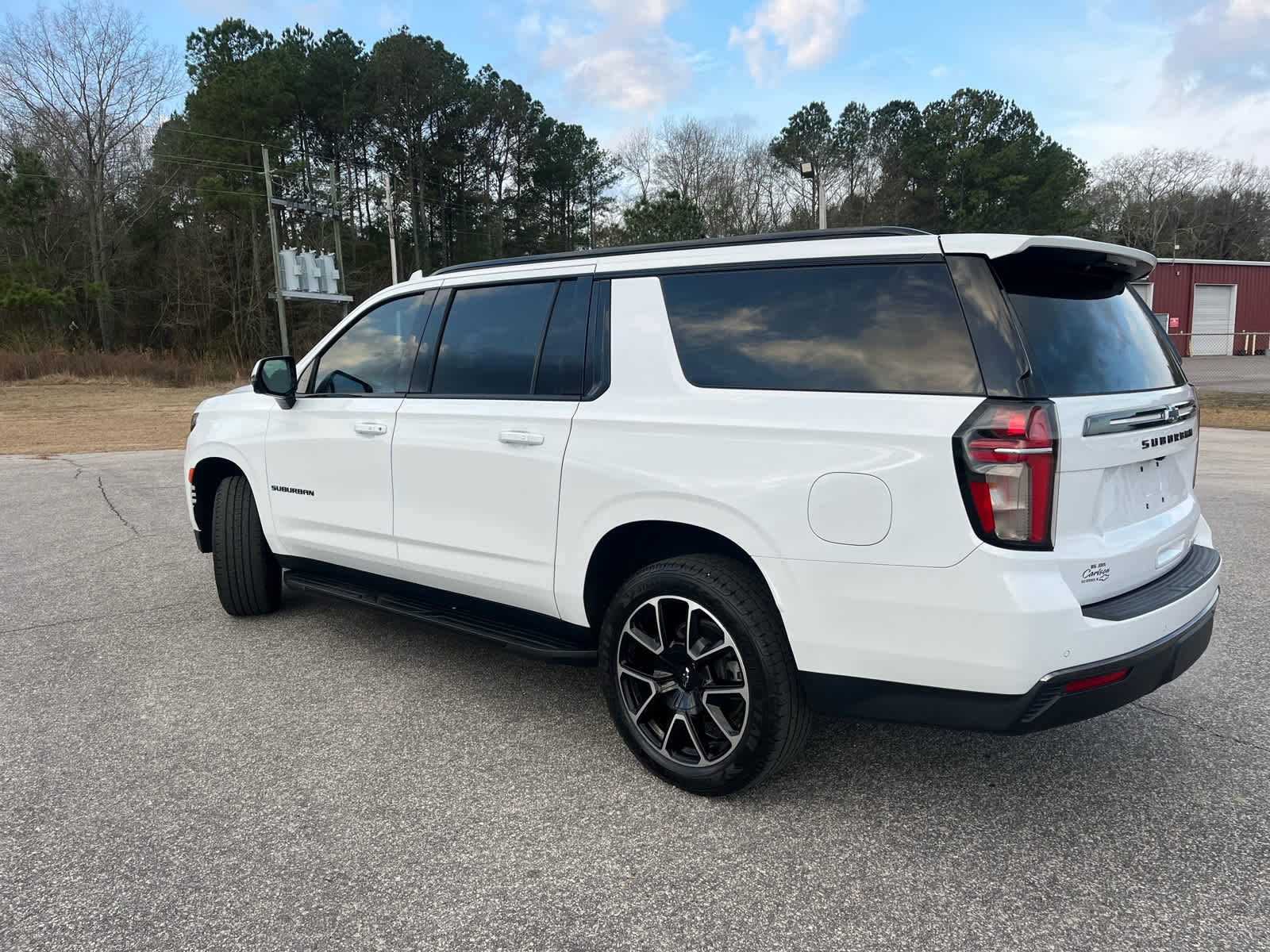 Used 2021 Chevrolet Suburban RST w/ Luxury Package image 5