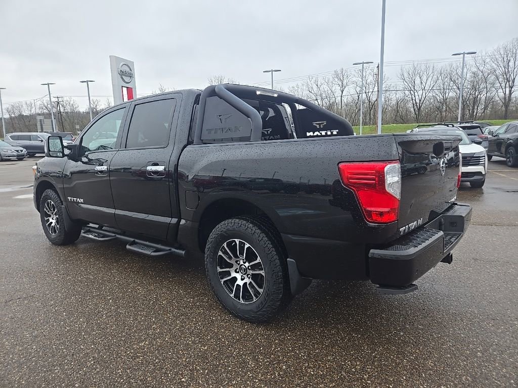 Used 2021 Nissan Titan SV w/ SV Convenience Package AWD/4WD image 5