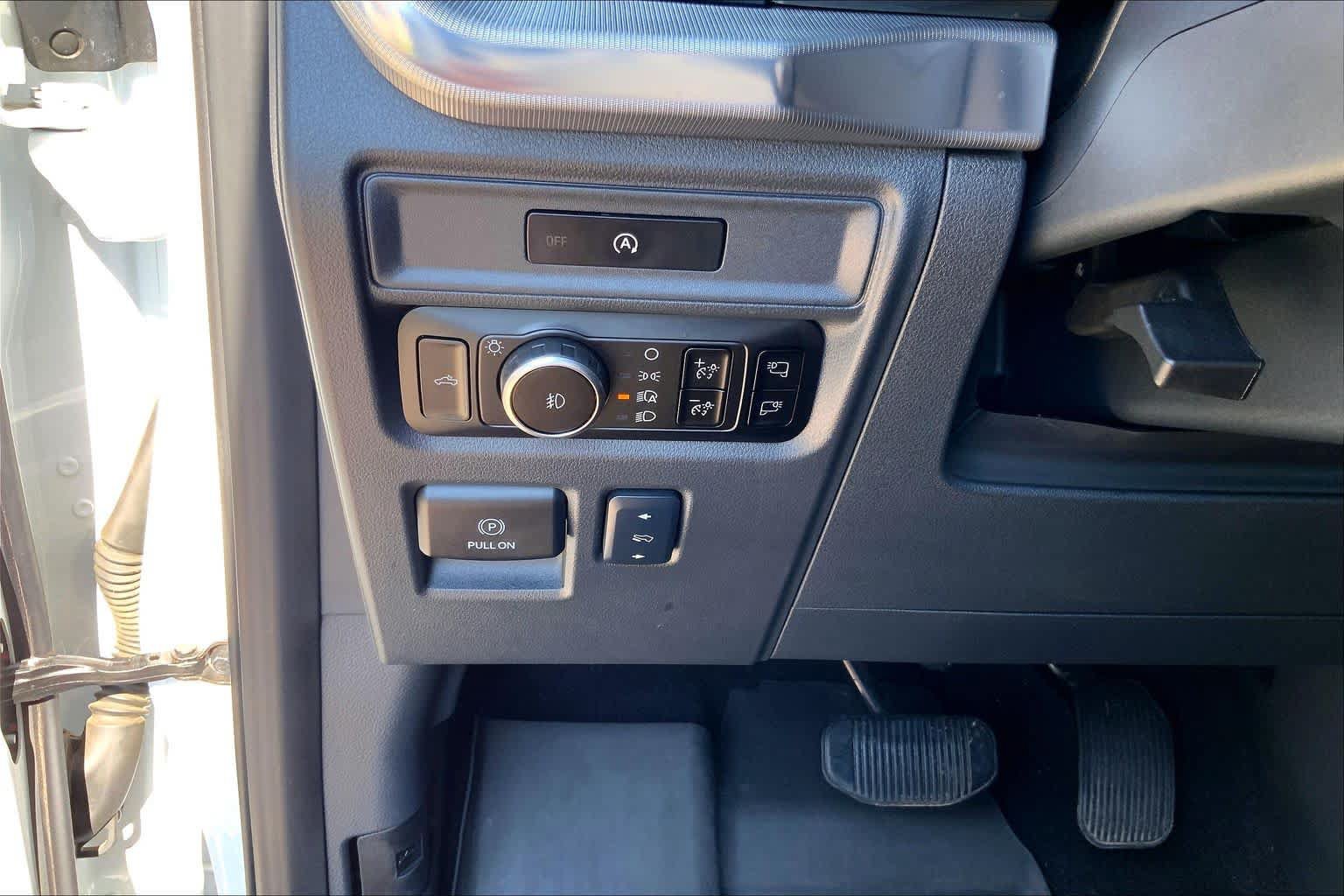Used 2025 Ford F150 Lariat w/ Equipment Group 501A Mid AWD/4WD image 32