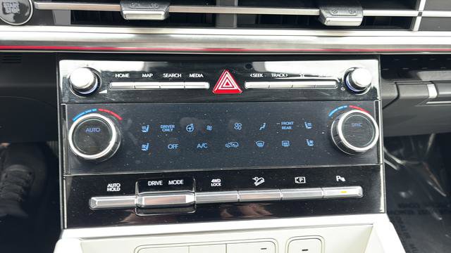 Used 2025 Hyundai Santa Fe Limited AWD/4WD image 13