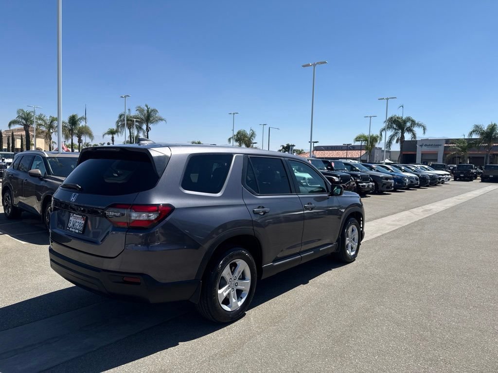 Used 2024 Honda Pilot LX image 8