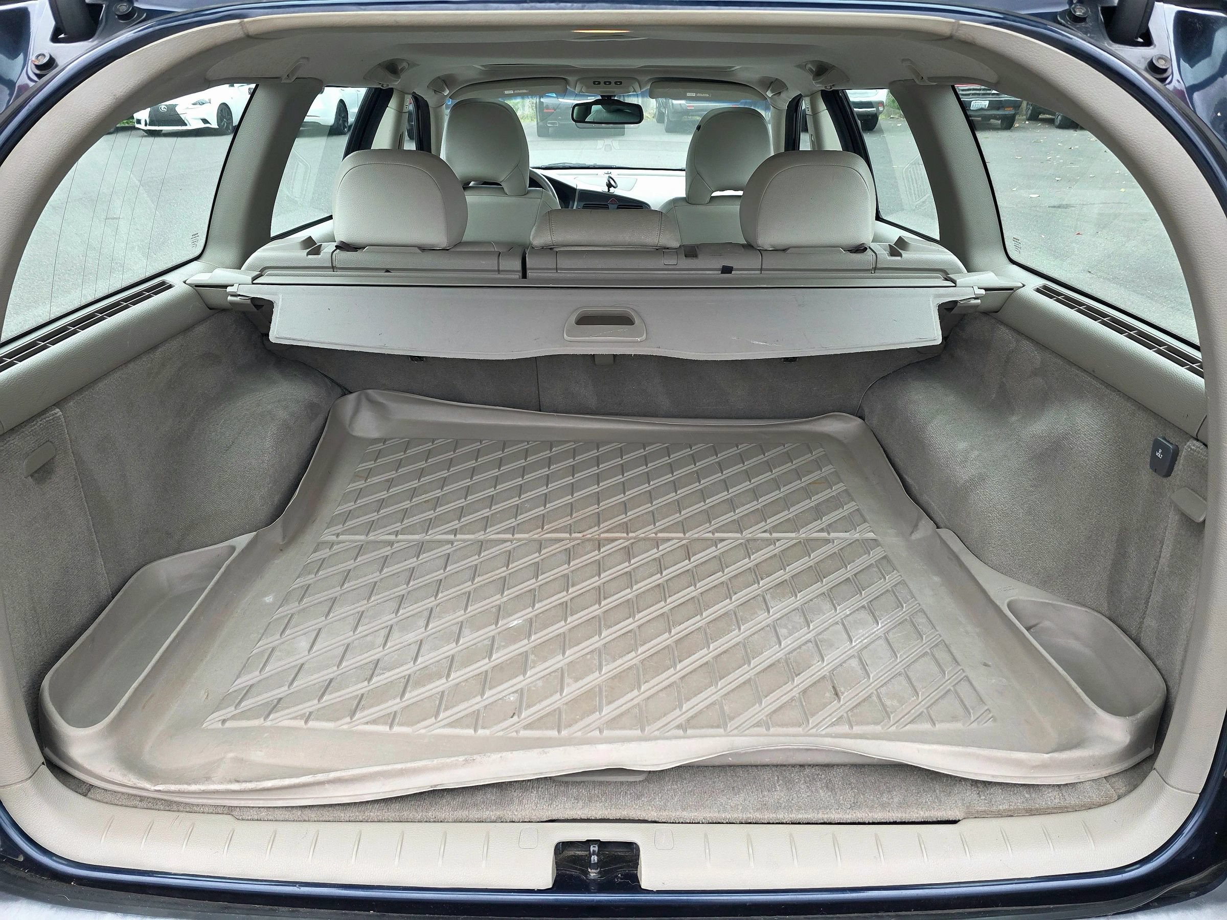 Used 2004 Volvo V70 2.5T FWD image 37