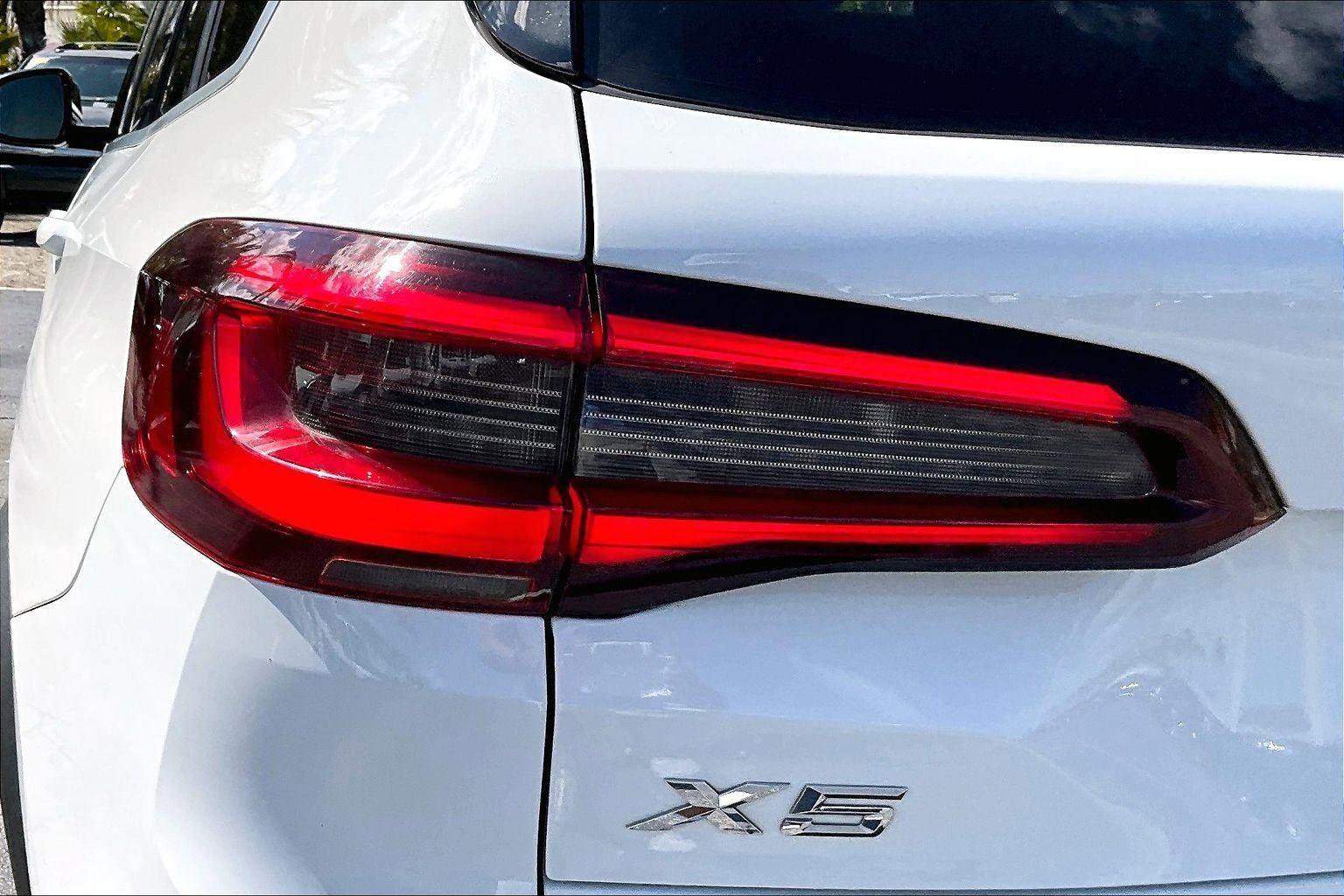 Used 2021 BMW X5 xDrive40i w/ Premium Package AWD/4WD image 22