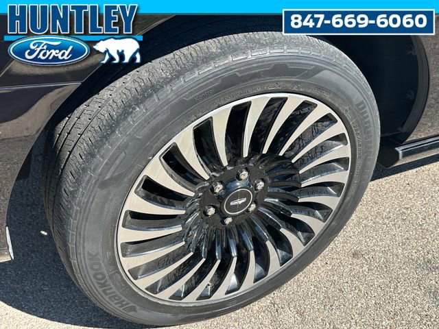 Used 2021 Lincoln Navigator Black Label w/ Cargo Convenience Package image 8