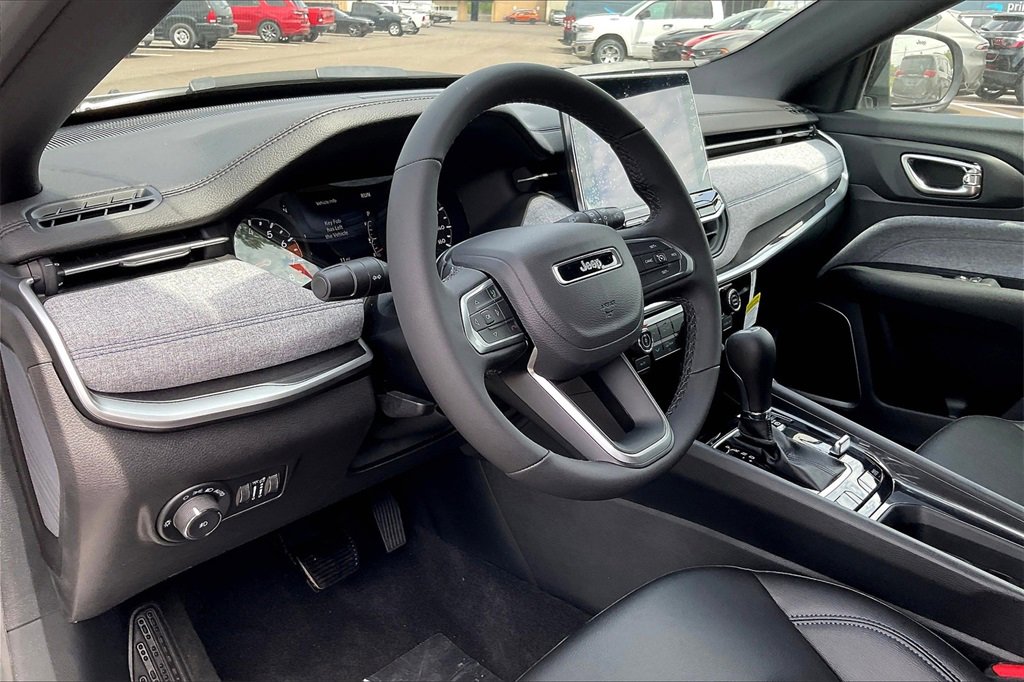 New 2024 Jeep Compass Latitude image 6