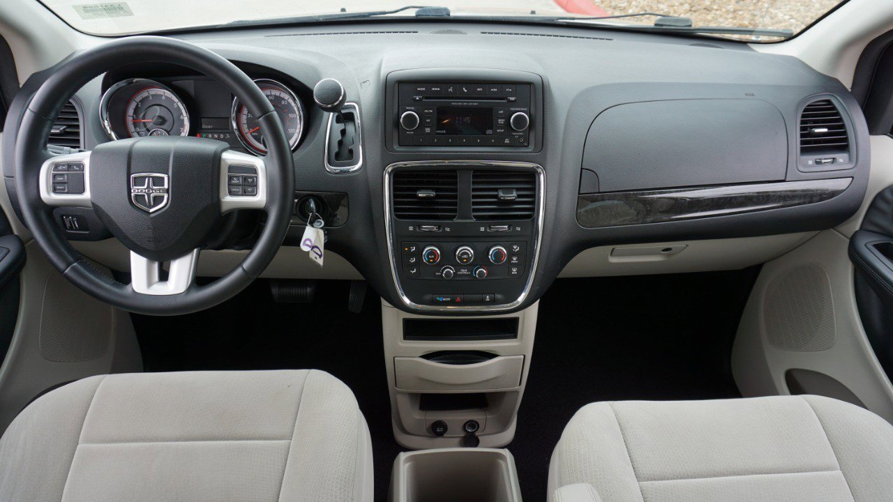 Used 2013 Dodge Grand Caravan SE image 22