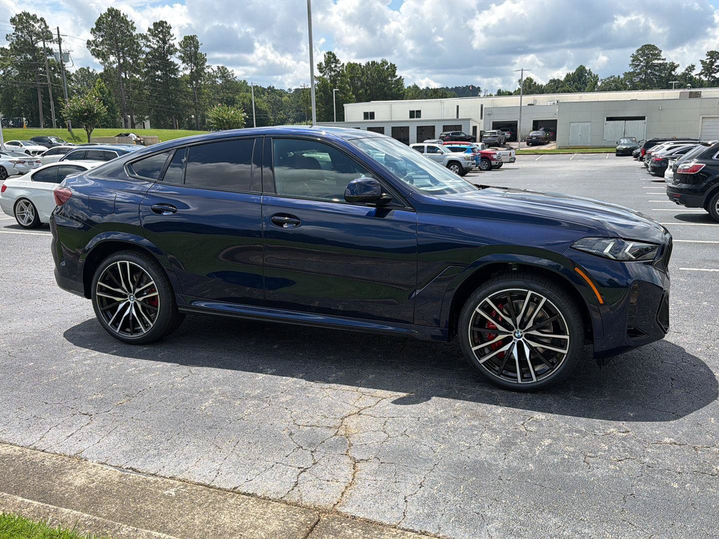 New 2027 BMW X6 xDrive40i w/ Executive Package AWD/4WD image 7