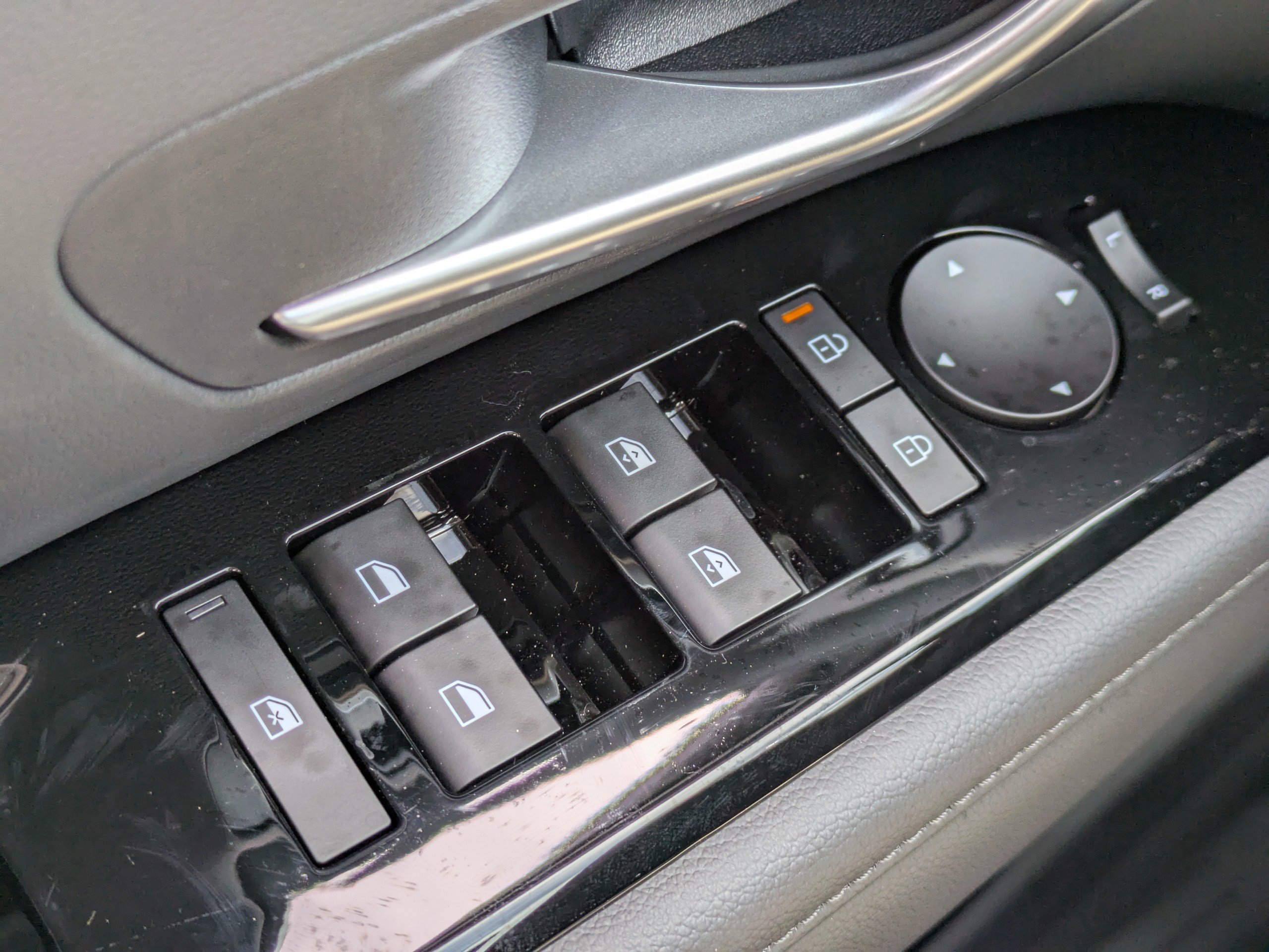 New 2025 Hyundai Tucson Limited FWD image 24