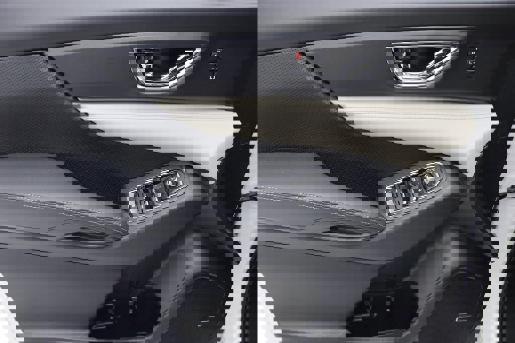 Used 2022 Subaru Ascent Limited w/ Technology Package image 16