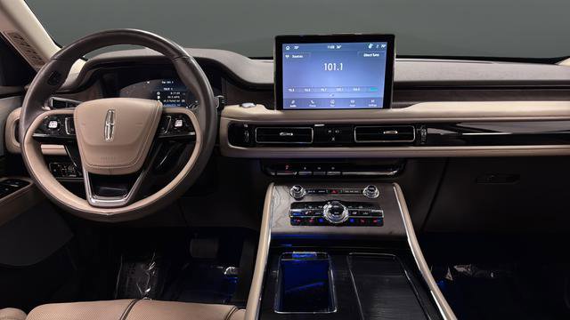 Used 2023 Lincoln Aviator Grand Touring w/ Equipment Group 301A AWD/4WD image 12