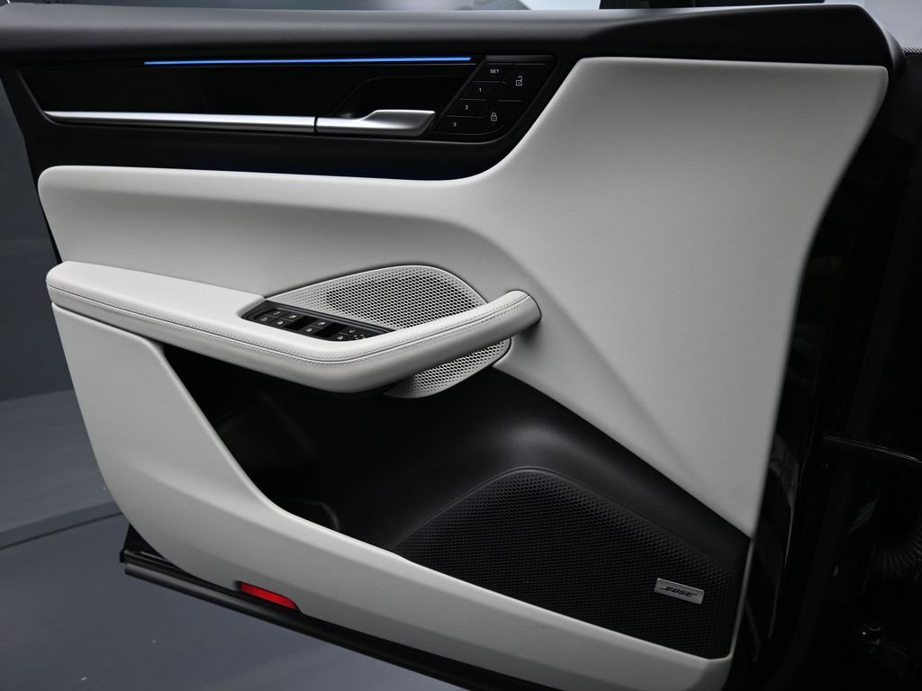 Certified 2024 Porsche Macan 4 Electric image 20