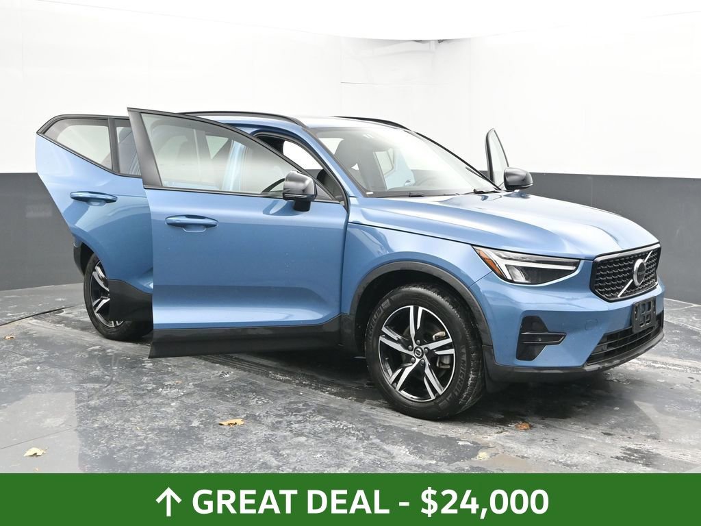 Used 2024 Volvo XC40 B5 Core image 50