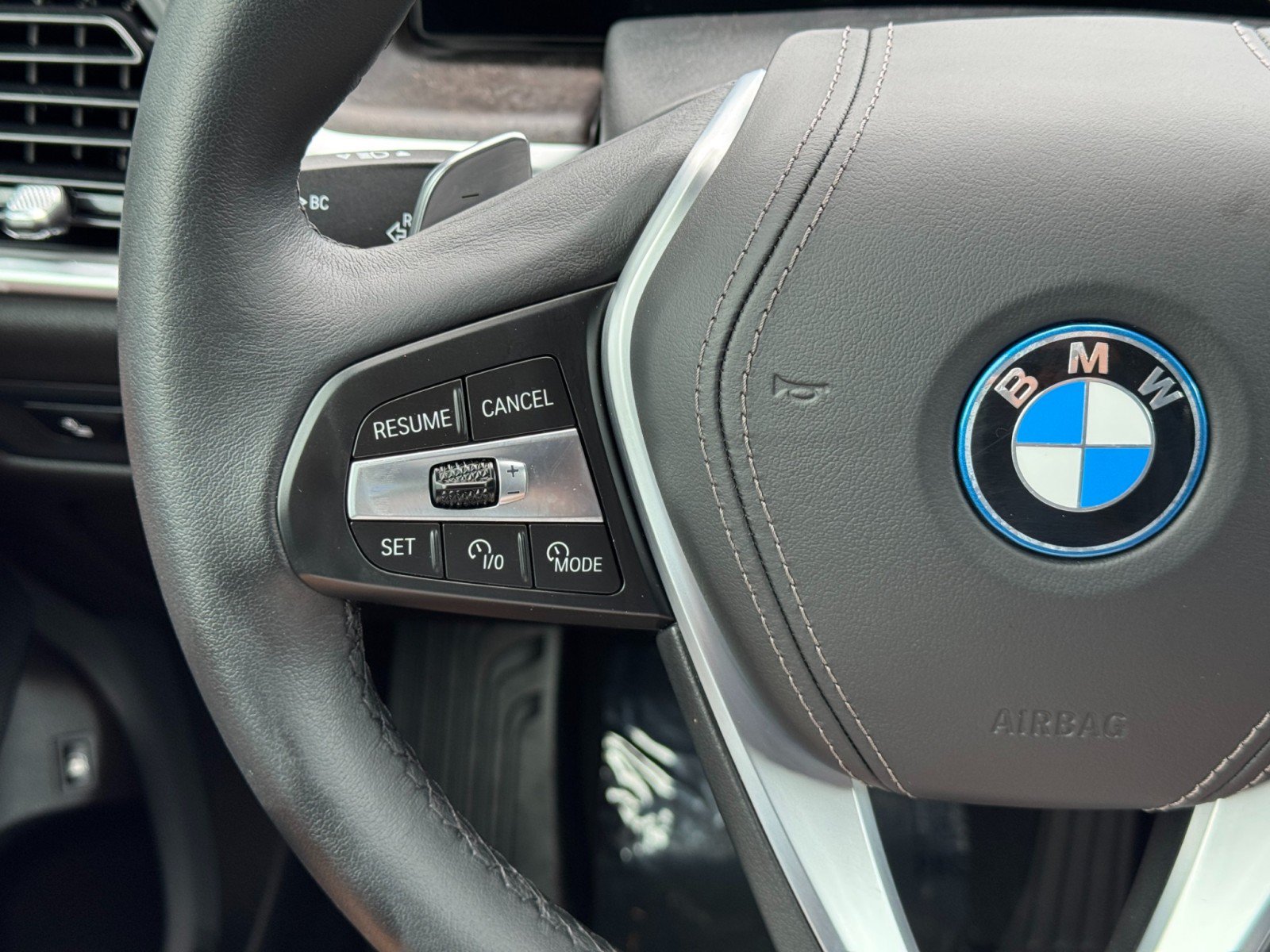 Used 2024 BMW X5 xDrive50e w/ Parking Assistance Package AWD/4WD image 23