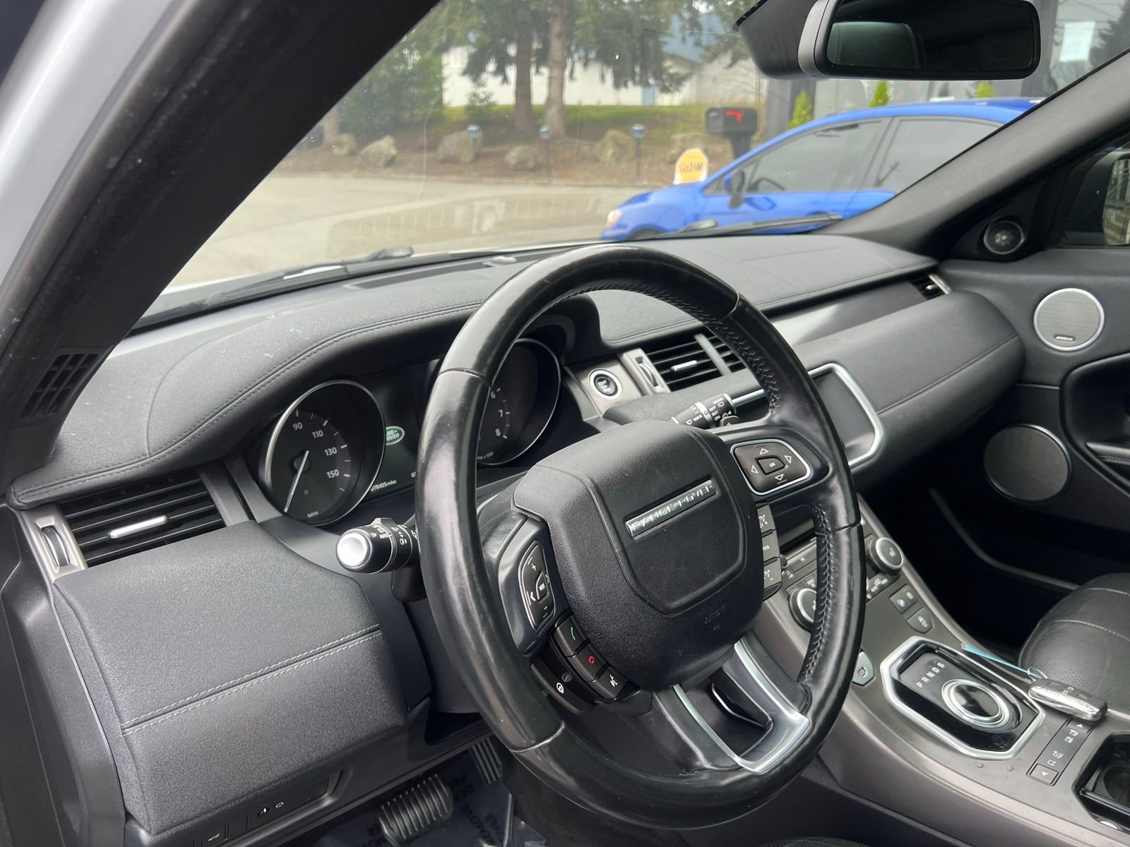 Used 2018 Land Rover Range Rover Evoque SE Premium image 20