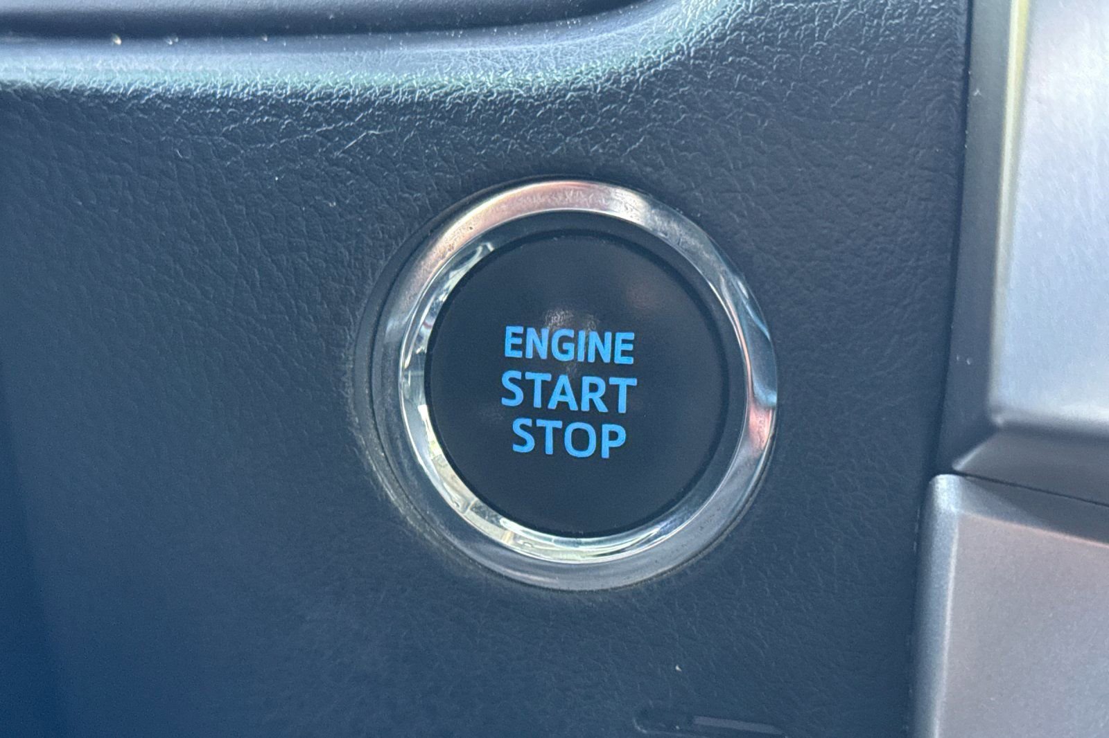 Used 2021 Toyota 4Runner SR5 Premium w/ Moonroof Package AWD/4WD image 23