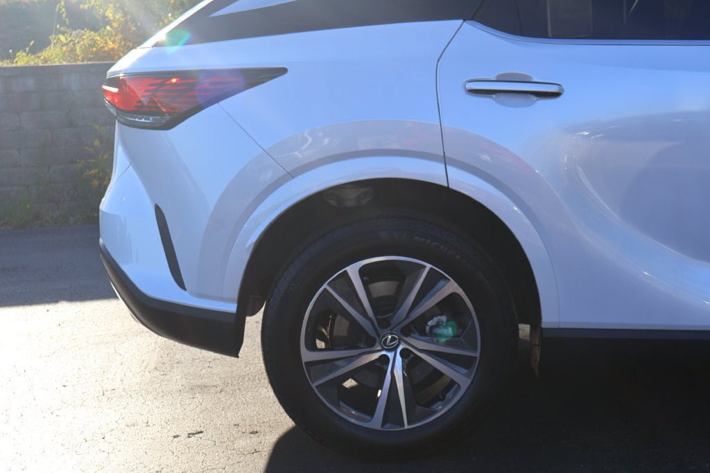 Used 2025 Lexus RX 350 Premium w/ Accessory Package AWD/4WD image 8