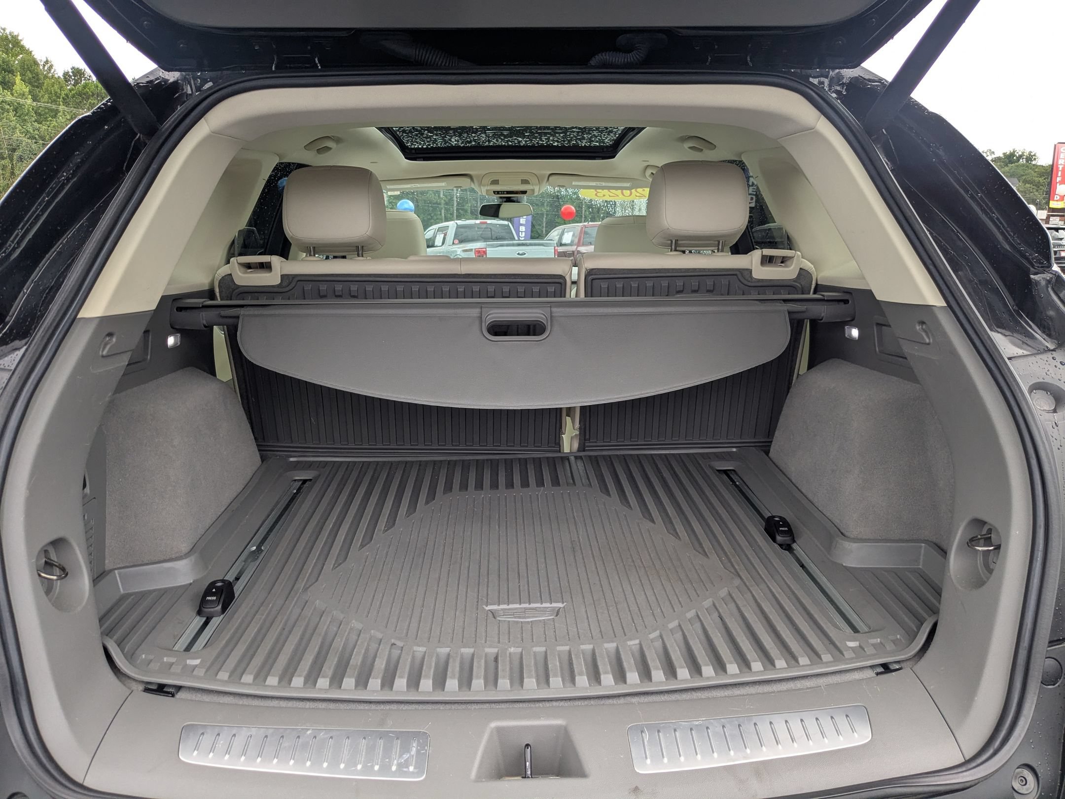 Used 2023 Cadillac XT5 Premium Luxury w/ LPO, Floor Liner Package FWD image 31