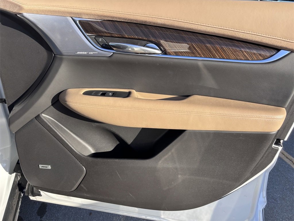 Used 2023 Cadillac XT6 Sport w/ Platinum Package image 16