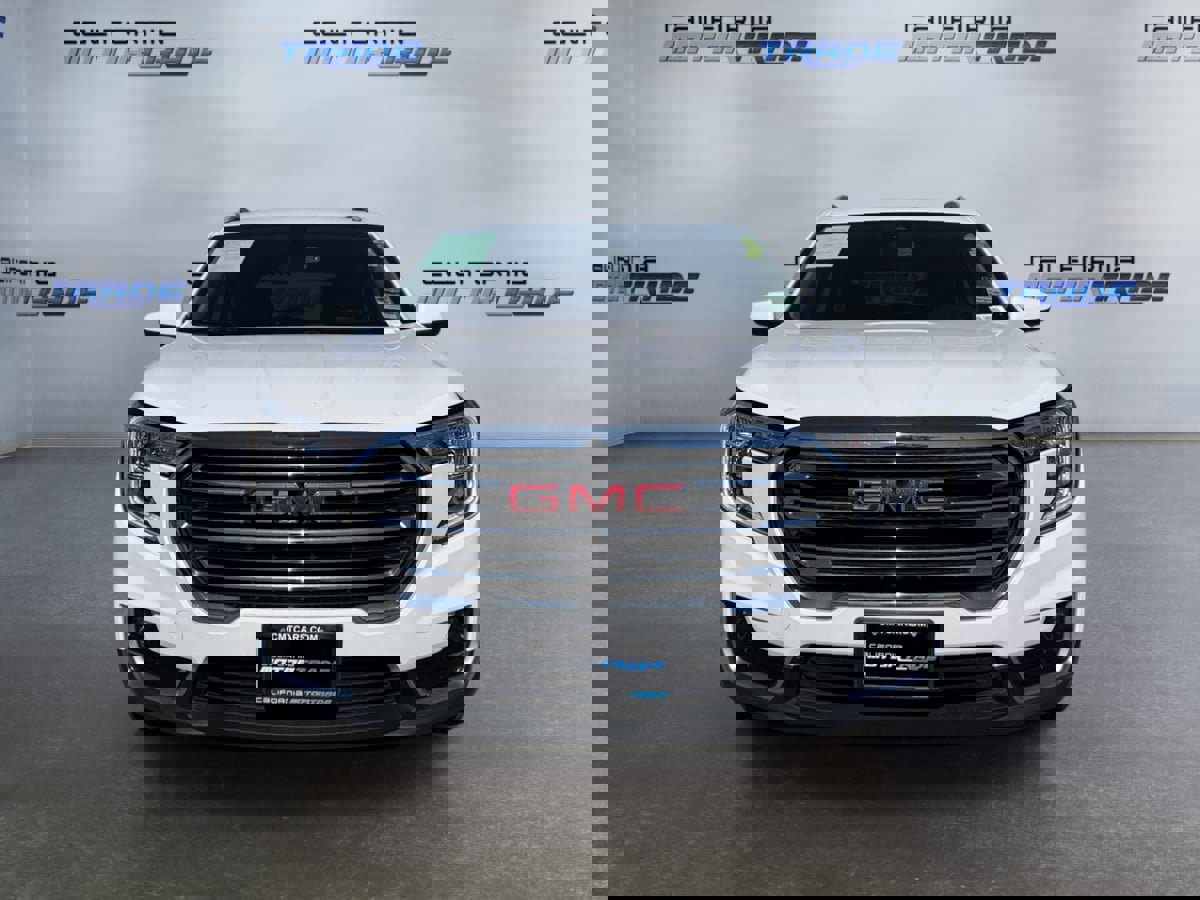 Used 2022 GMC Terrain SLT image 2