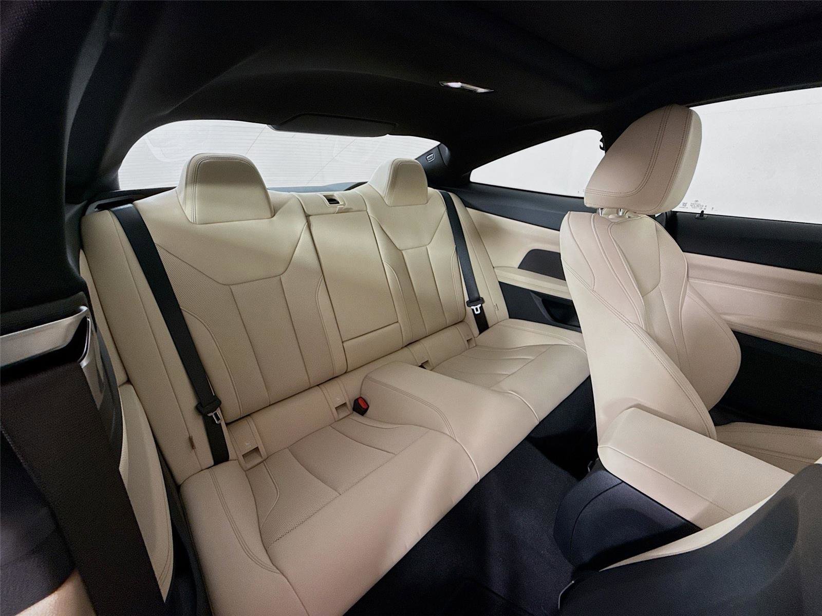 Used 2026 BMW 430i Coupe w/ M Sport Package image 15