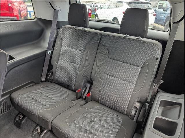 Used 2023 GMC Acadia SLE w/ Driver Convenience Package image 13