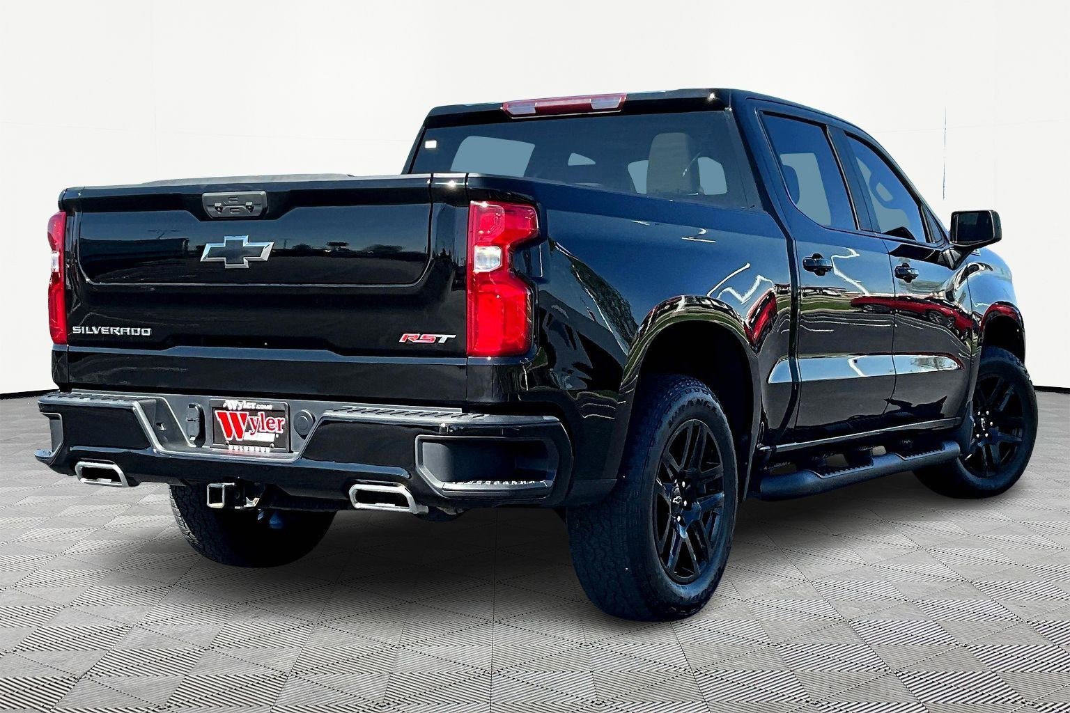 Used 2022 Chevrolet Silverado 1500 RST AWD/4WD image 6