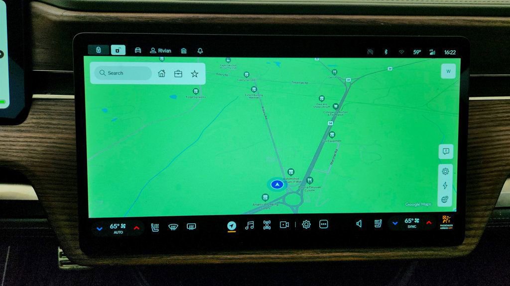 Used 2024 Rivian R1S Adventure image 18