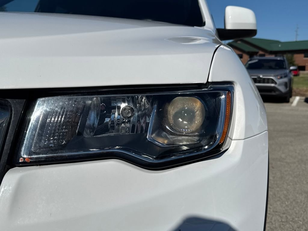 Used 2021 Jeep Grand Cherokee Laredo image 11