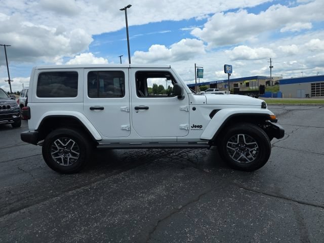 Used 2025 Jeep Wrangler Unlimited Sahara w/ Safety Group AWD/4WD image 9