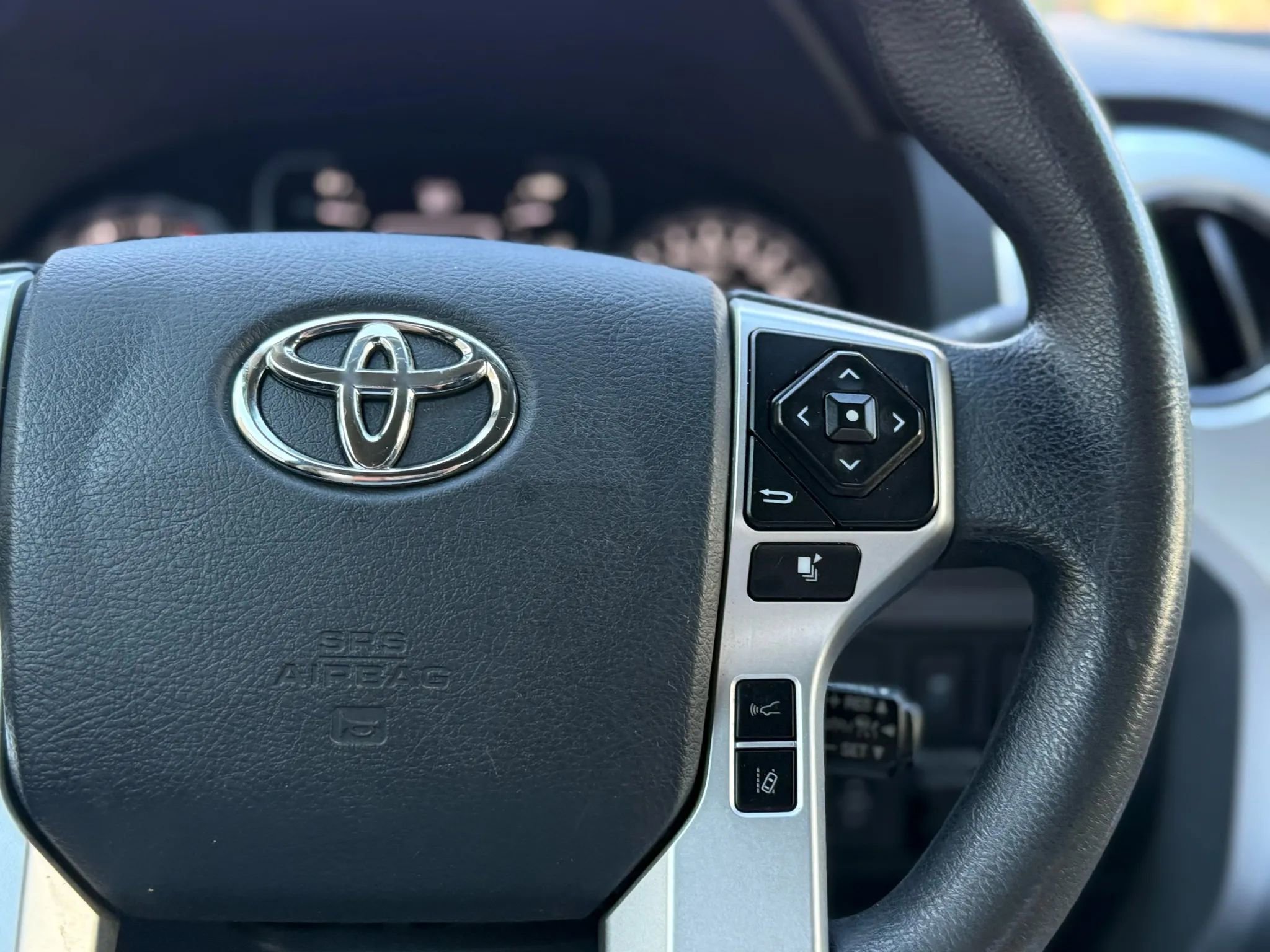 Used 2018 Toyota Tundra SR5 w/ SR5 Upgrade Package image 22