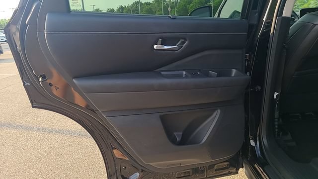 Used 2025 Nissan Pathfinder SL AWD/4WD image 22