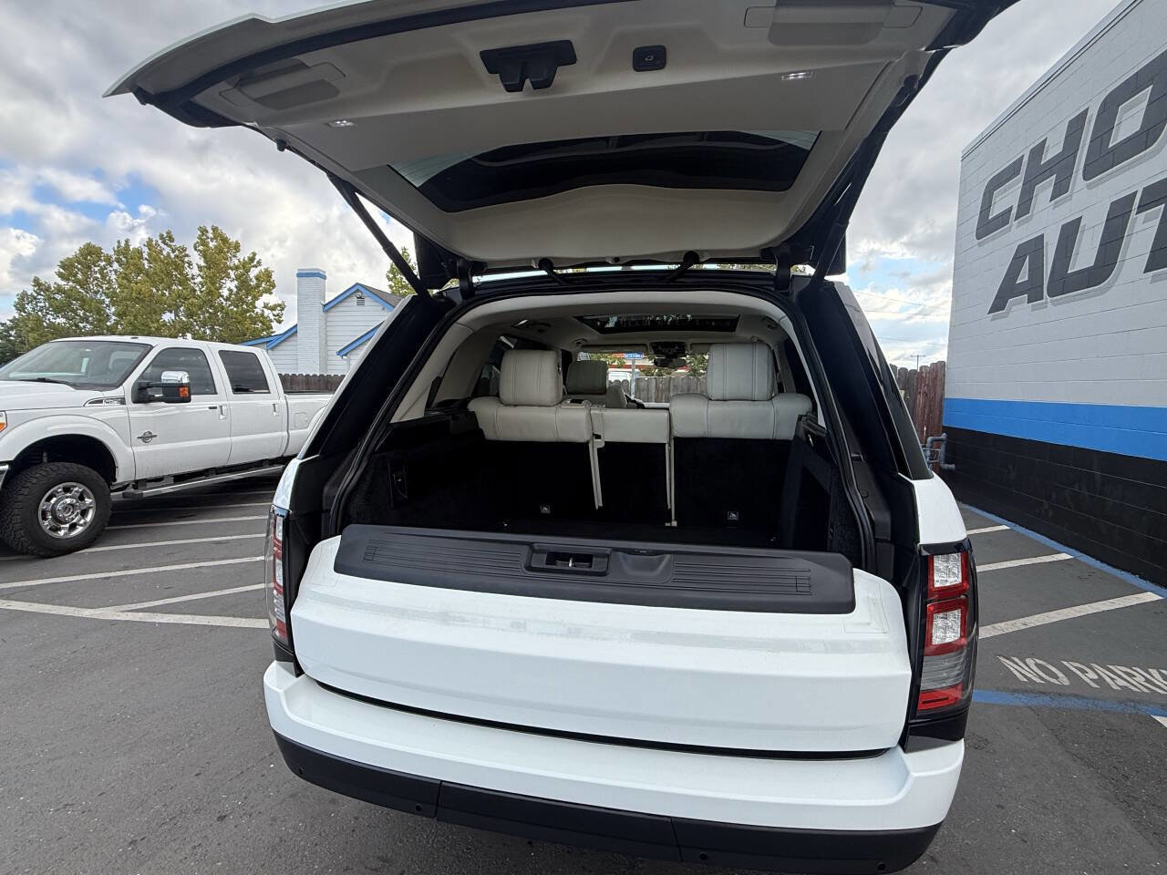 Used 2017 Land Rover Range Rover Long Wheelbase Supercharged image 19