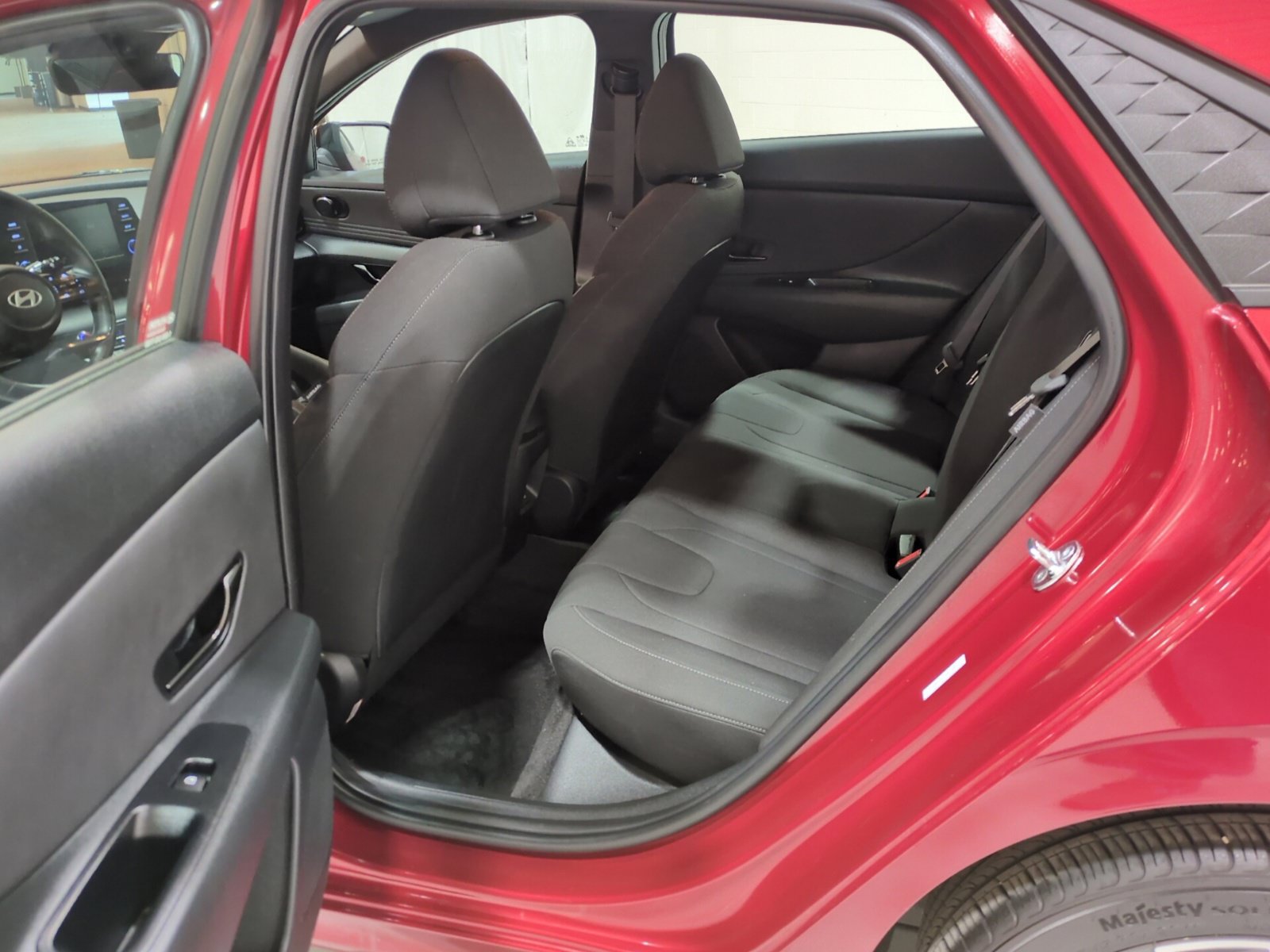 Used 2025 Hyundai Elantra Sport FWD image 13