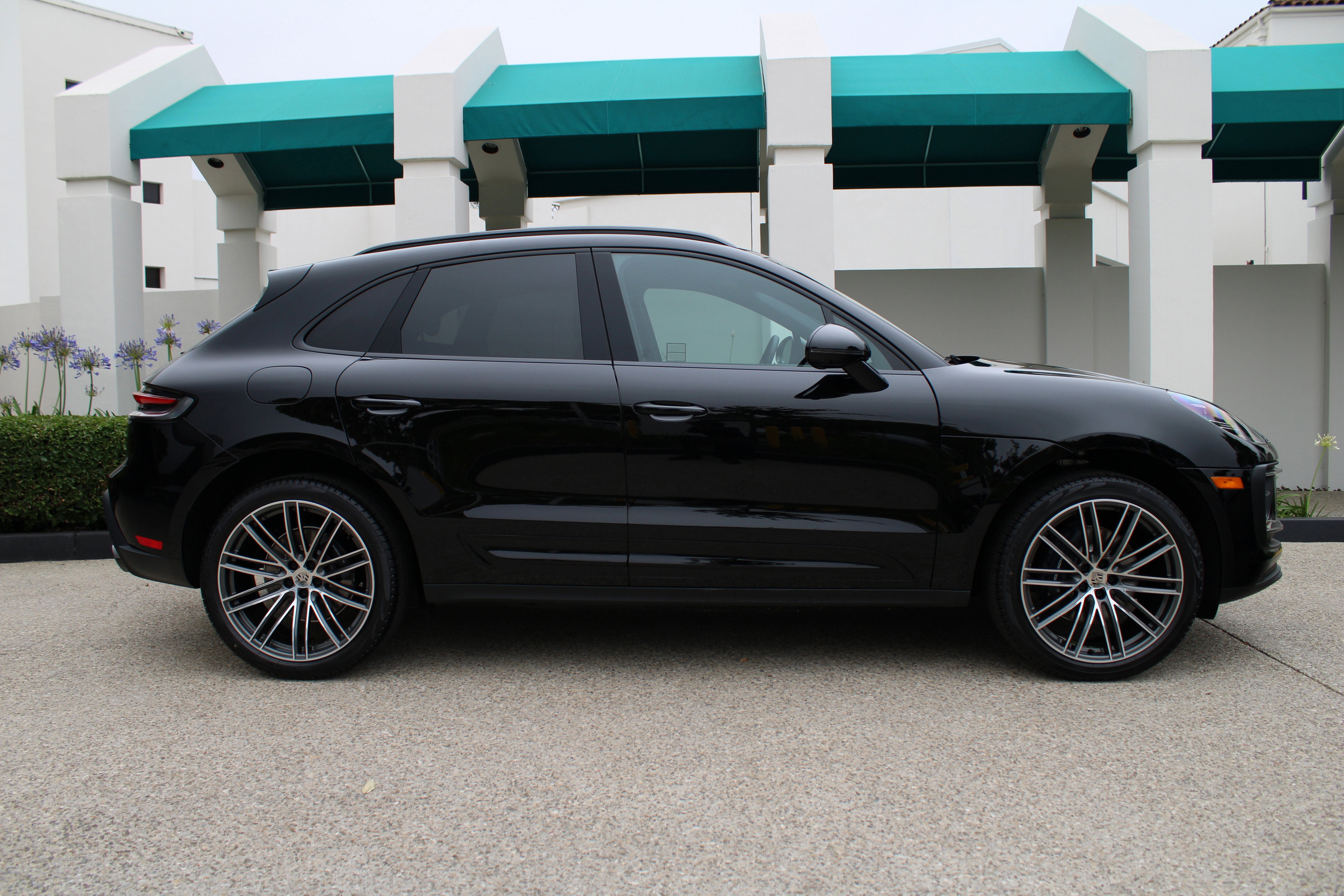 New 2025 Porsche Macan image 8