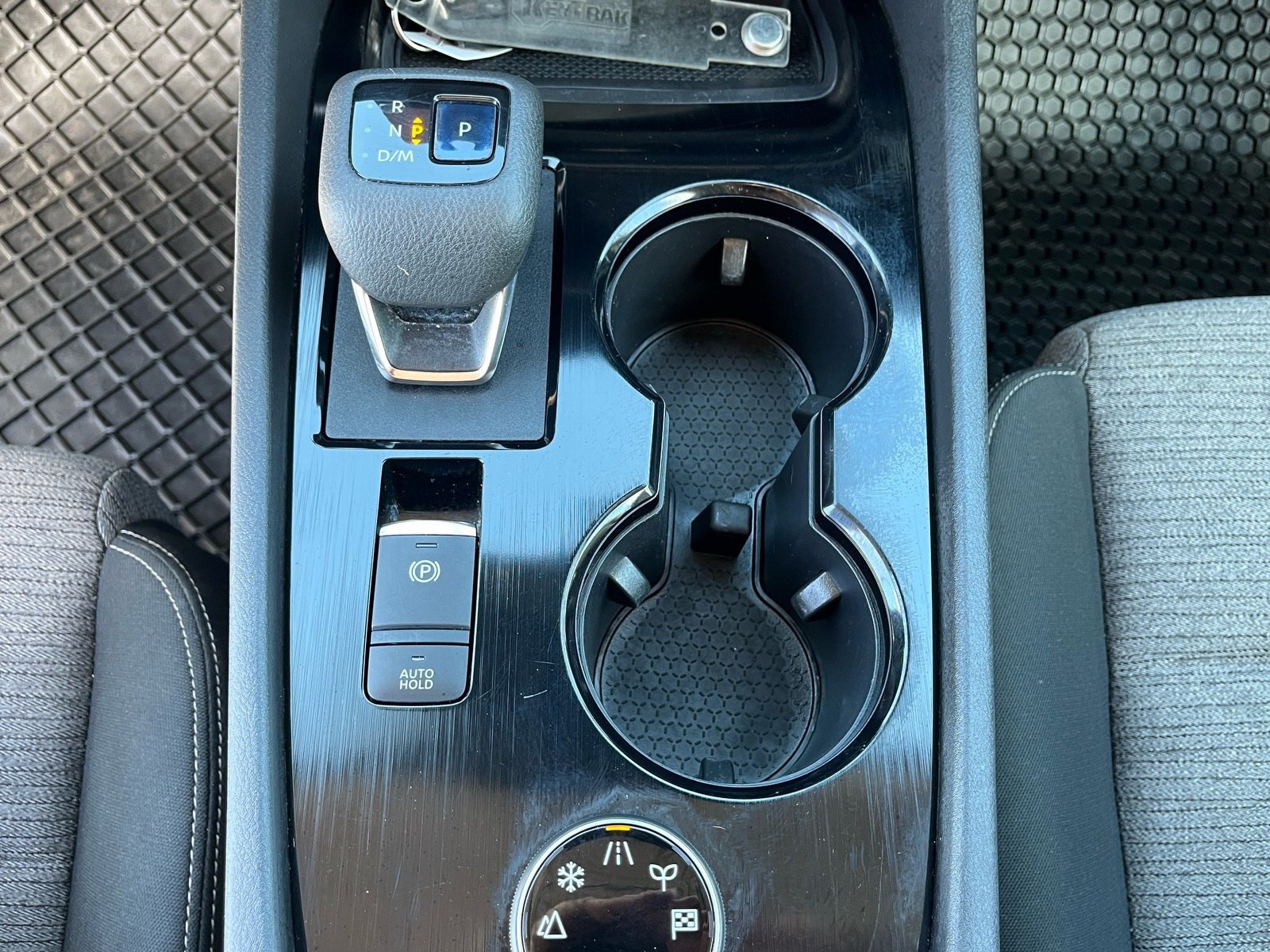 Used 2022 Nissan Rogue SV AWD/4WD image 27