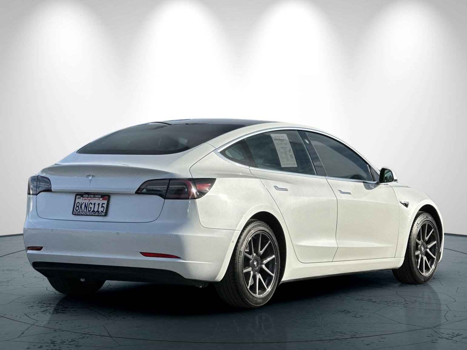 Used 2019 Tesla Model 3 Standard Range Plus image 4